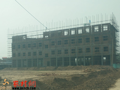 正在施工的工地