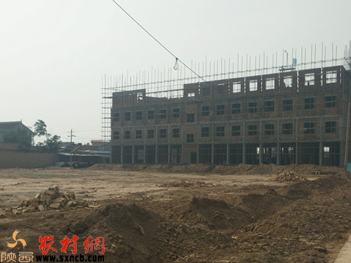 正在施工的工地