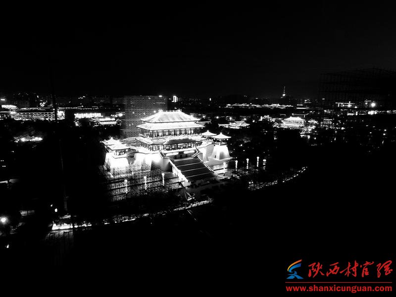 美輪美奐的央視中秋晚會大唐芙蓉園會場夜景 指導老師丁聘 記者屈雅晴攝